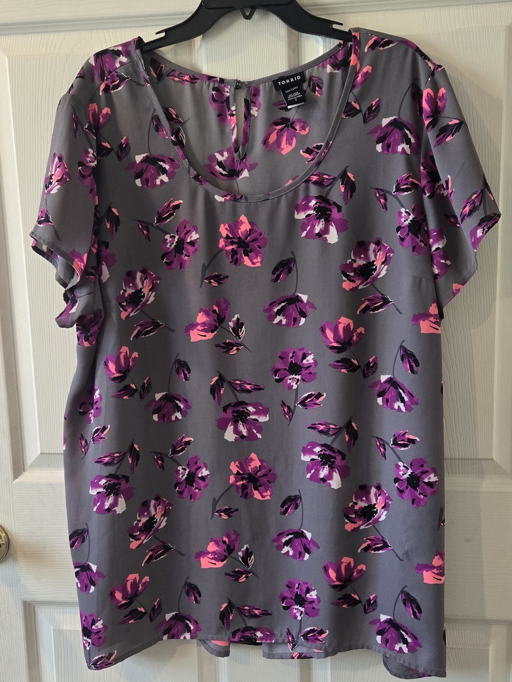 Torrid Gray Floral Scoop Neck Top in Pink & Purple Sz 3 Plus